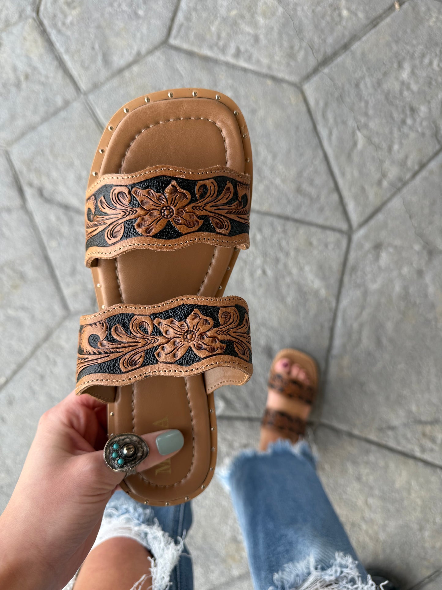 Santa Fe Daisy Slides (SIZE UP)