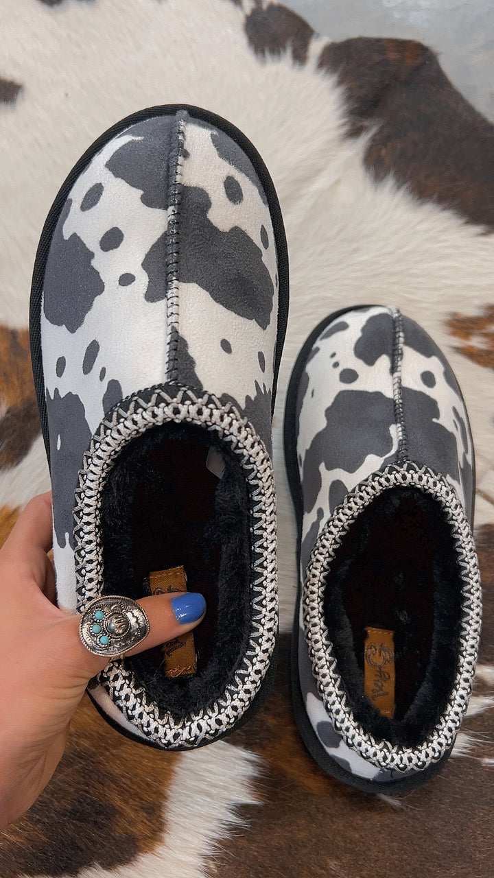 Bruin Cow Print Slippers: Black