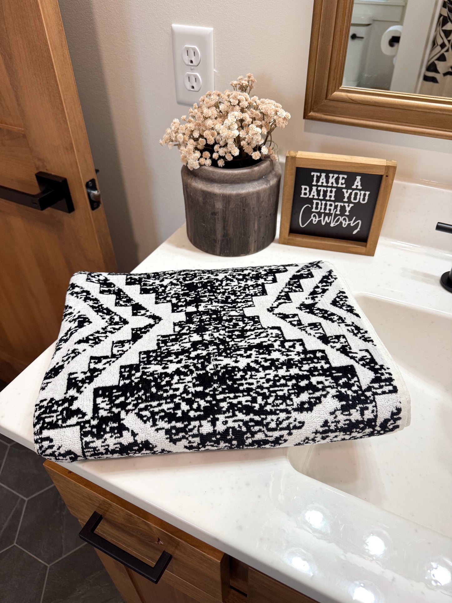 Laramie Aztec Towel Sets (PREORDER - SHIPS IN 1-2 WEEKS)