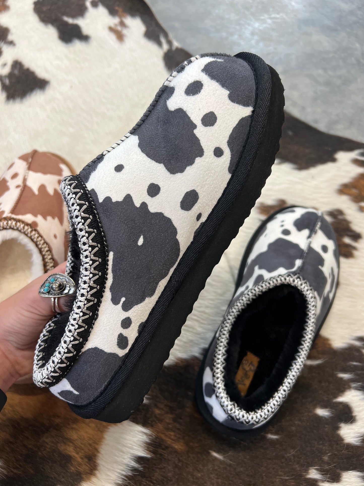 Bruin Cow Print Slippers: Black