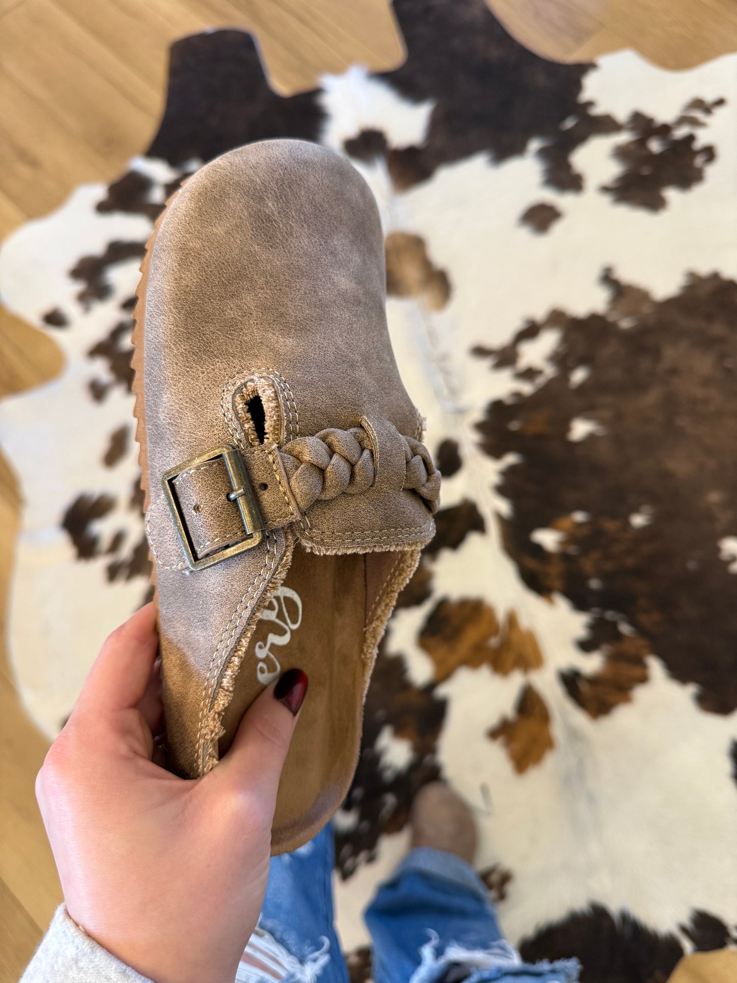 Iris Braided Slide On Shoe - Beige