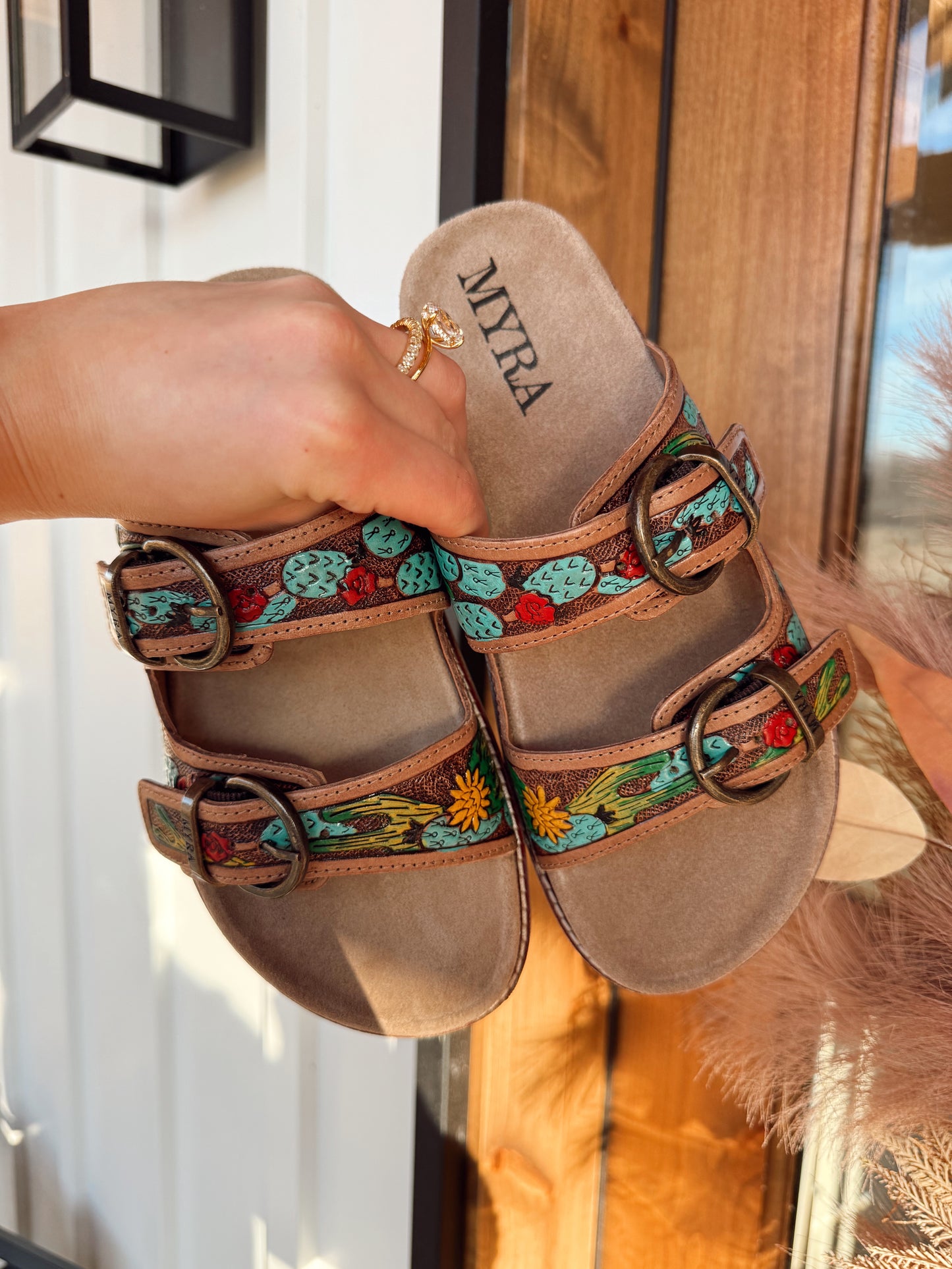 Rio Verde Leather Sandals