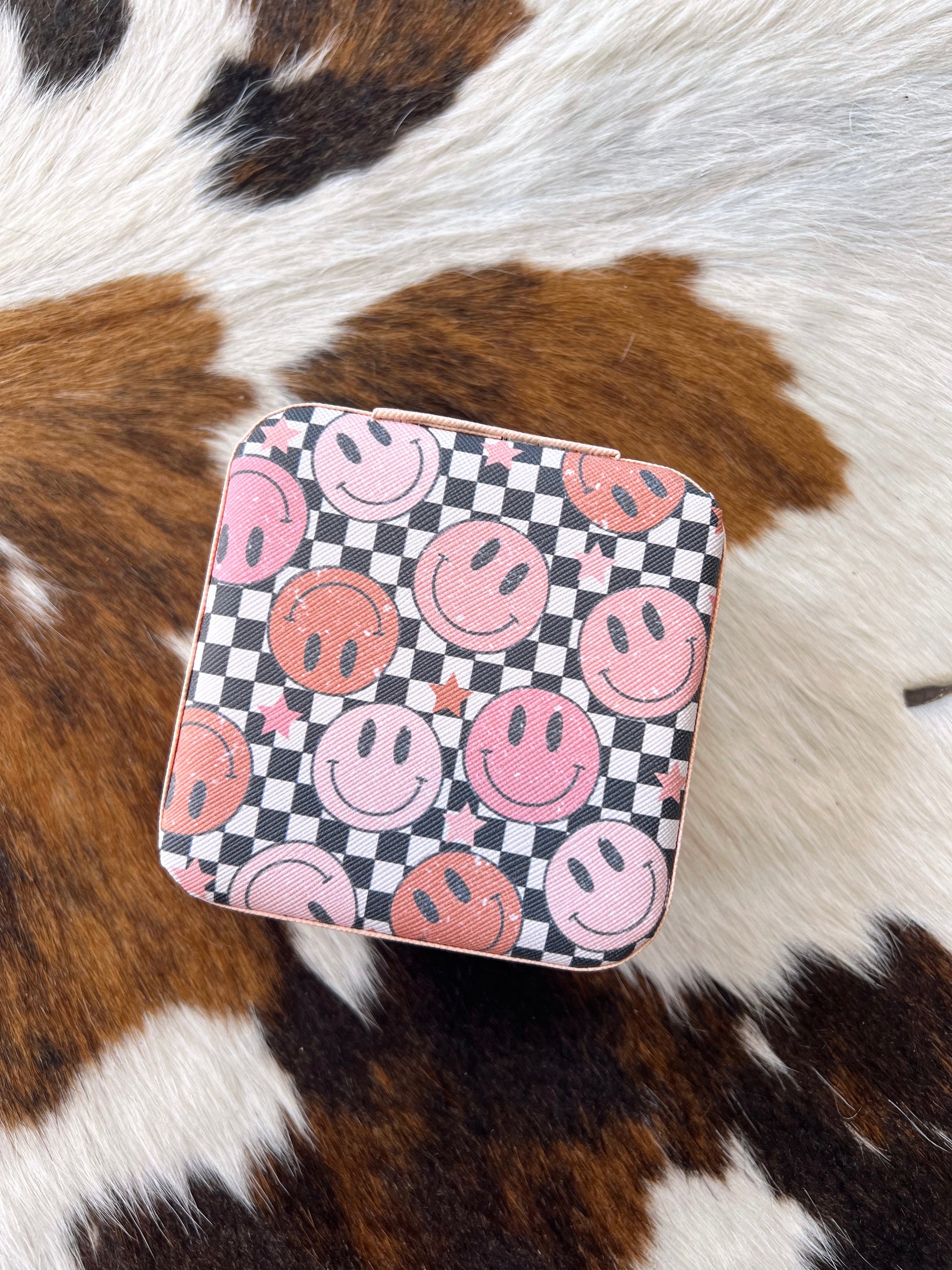Checkered Smiley Travel Jewelry Case – The Crooked Cactus Boutique
