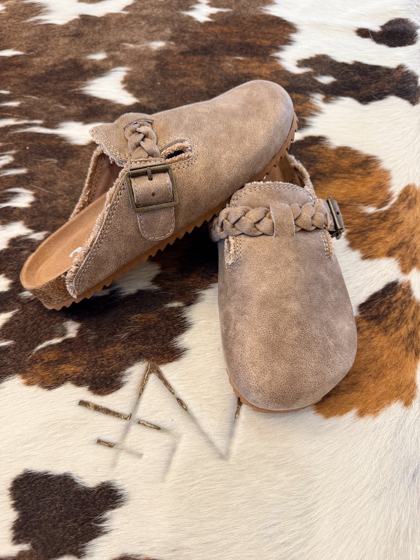 Iris Braided Slide On Shoe - Beige