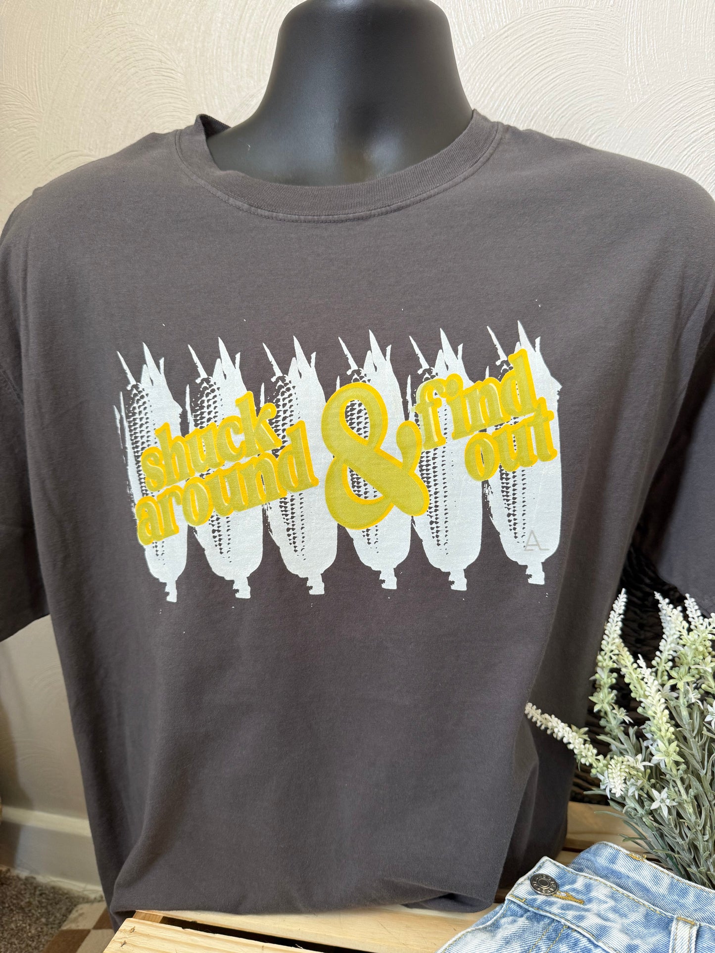 SCHUCK AROUND & FIND OUT: TEE