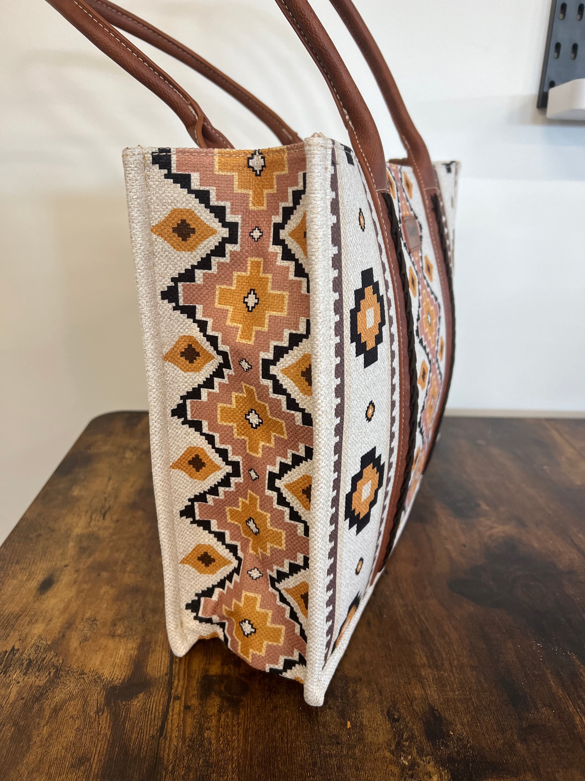 Buckin Bronc Wrangler Tote Crossbody (PREORDER - SHIPS IN 1-2 WEEKS) – The  Crooked Cactus Boutique