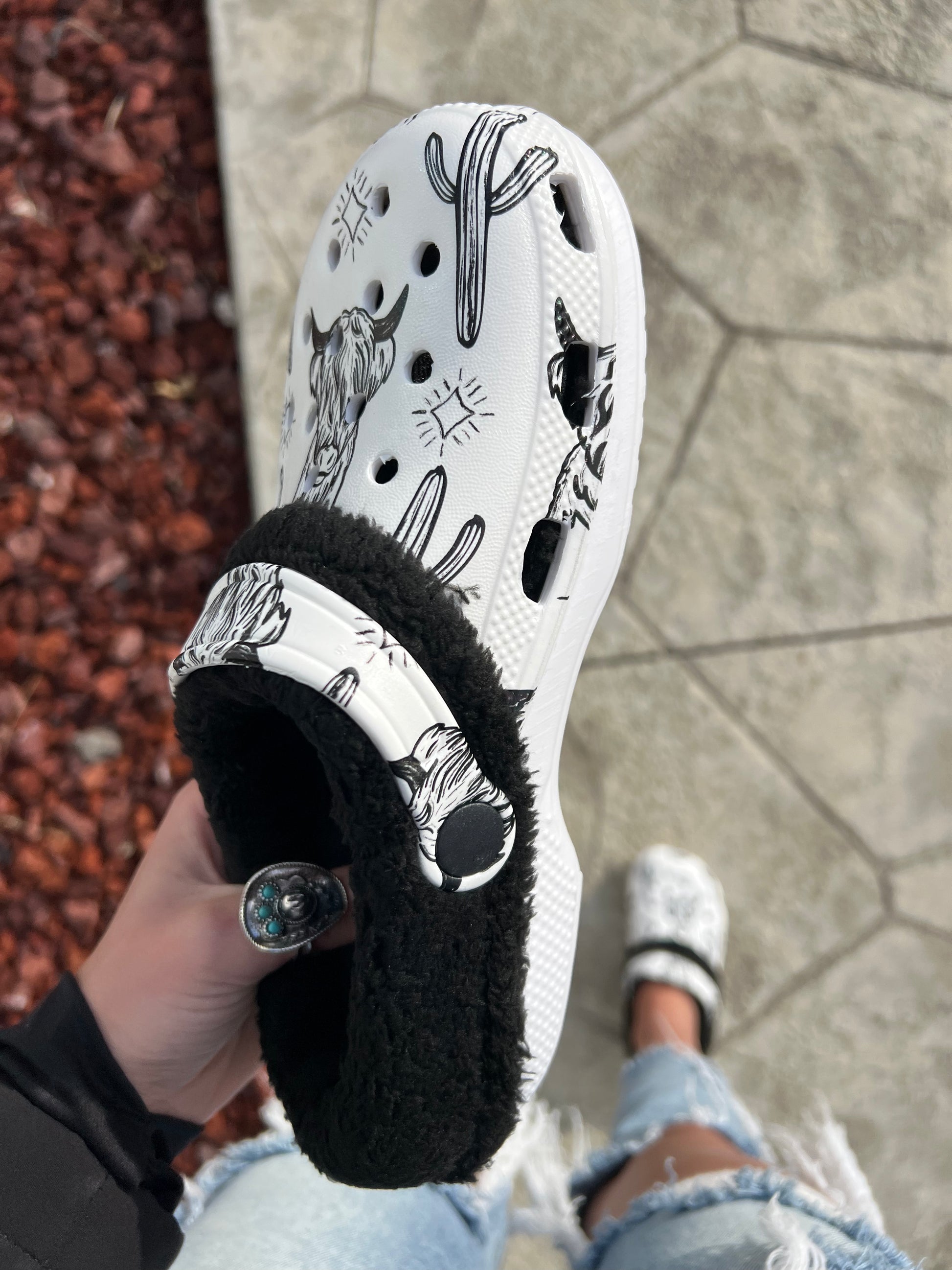 Crocs with on sale removable fur